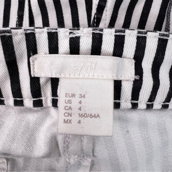 H&M shorts cuffed bottom stripes Black and White Striped Jean Shorts - Picture 5 of 7
